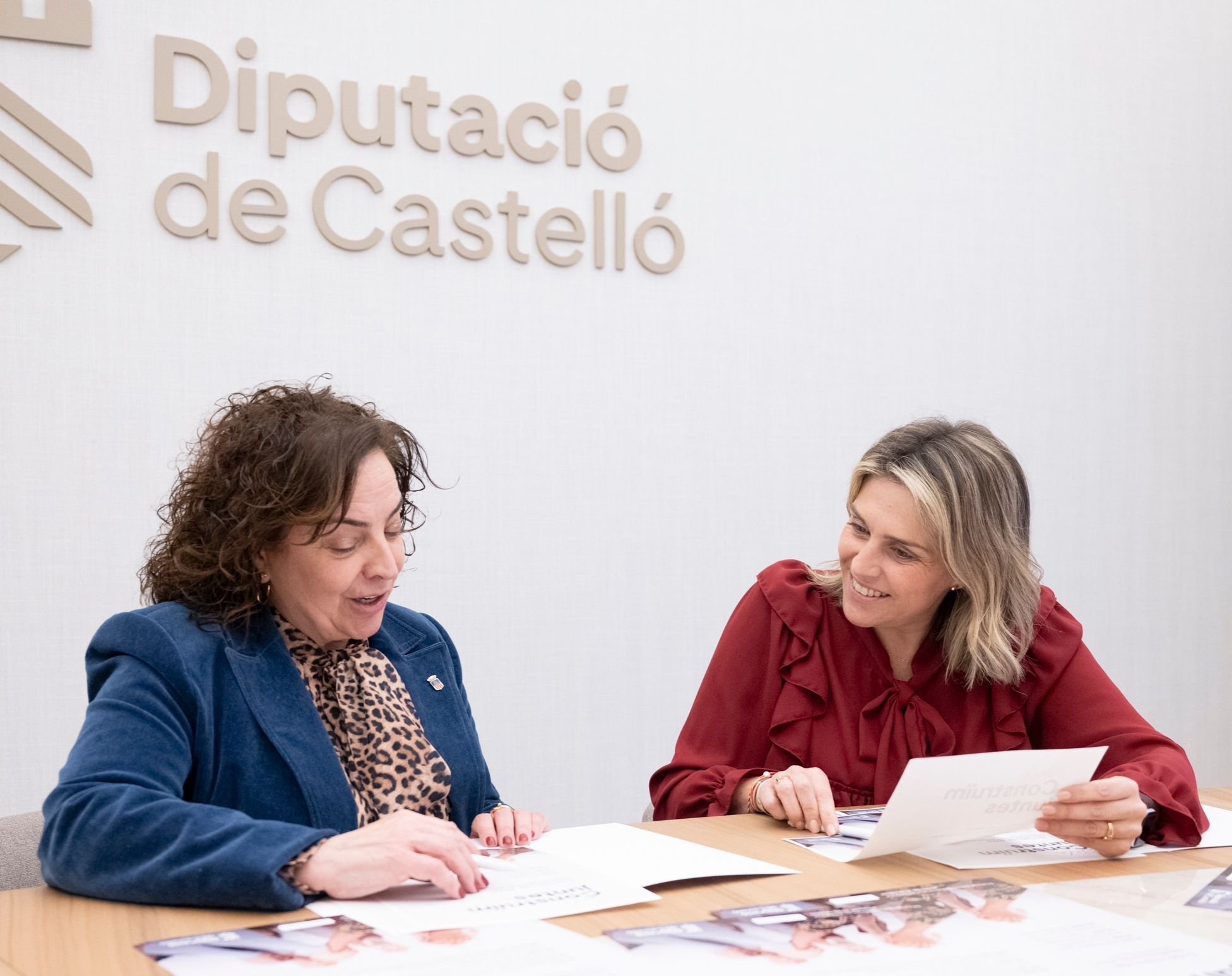 La diputada de Benestar Social, Marisa Torlà, i la presidenta de la Diputació de Castelló, Marta Barrachina