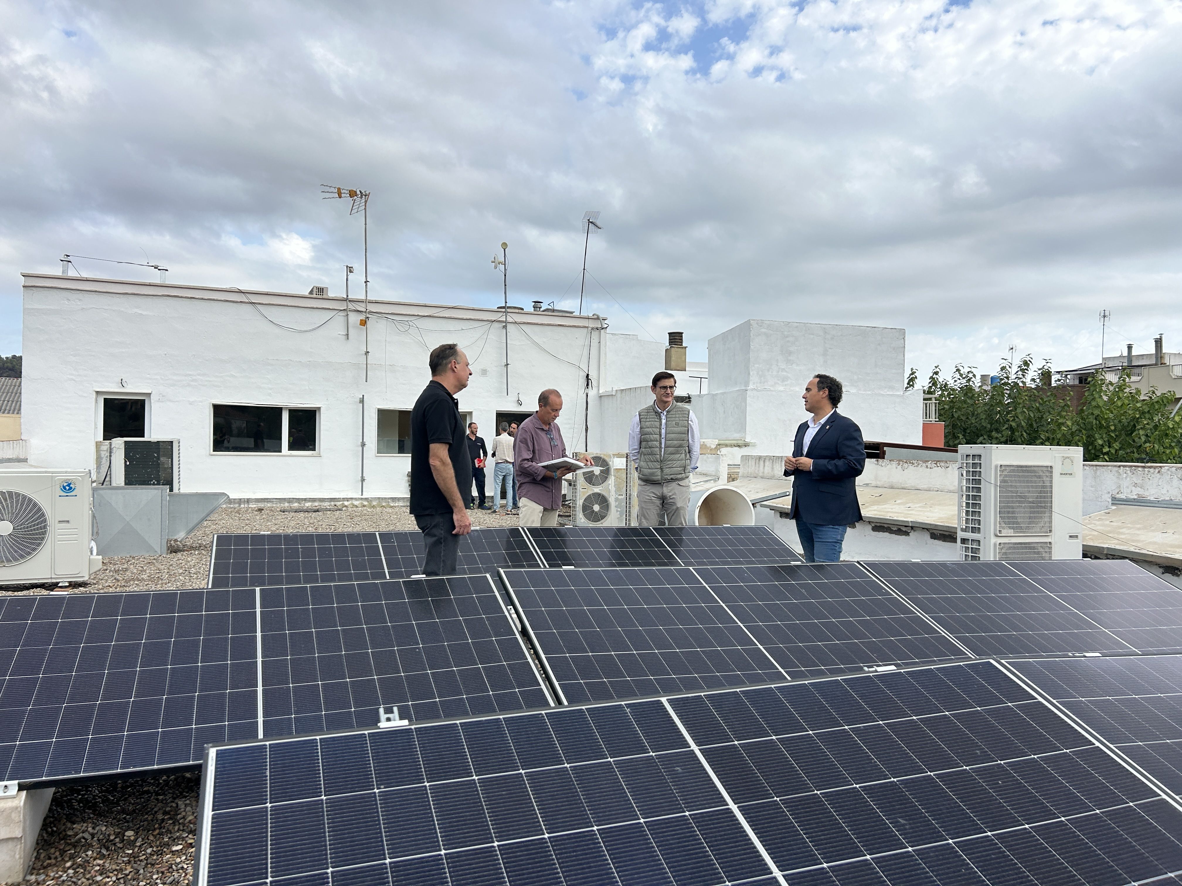 Instalació de plaques fotovoltaiques a Castelló