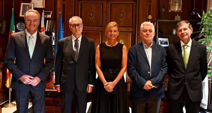 Castelló celebra sus 40 años de democracia con un homenaje a alcaldes y corporaciones de la ciudad