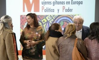 La Diputación analiza la realidad social de las mujeres gitanas en unas jornadas