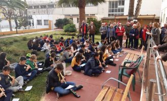 El Nadal arriba al Geriàtric de Benicarló amb l'alumnat de La Salle i el Cor de Gent Gran