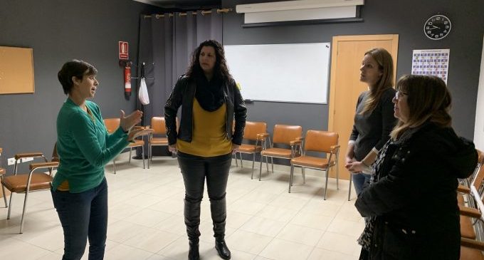 La diputada Patricia Puerta proposa implantar la llengua de signes en la Diputació