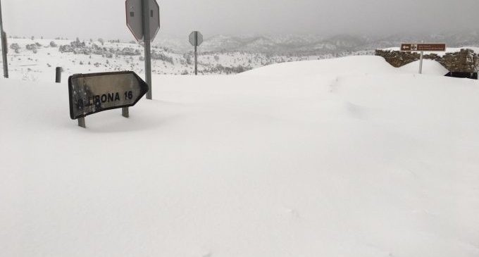 Diverses carreteres de la província de Castelló segueixen tallades per la neu
