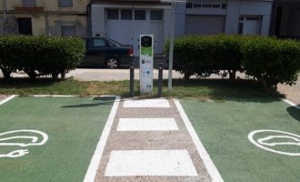 Borriana ja disposa del primer punt de recàrrega municipal de vehicles elèctrics en via urbana
