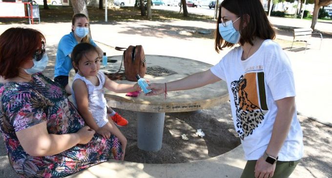 Vila-real inicia el repartiment de 10.000 envasos individuals de gel hidroalcohòlic als parcs infantils de la ciutat