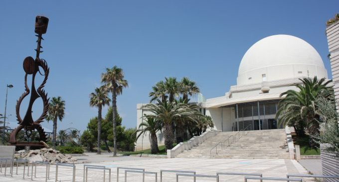 El Planetari de Castelló presenta la programació per a l'agost