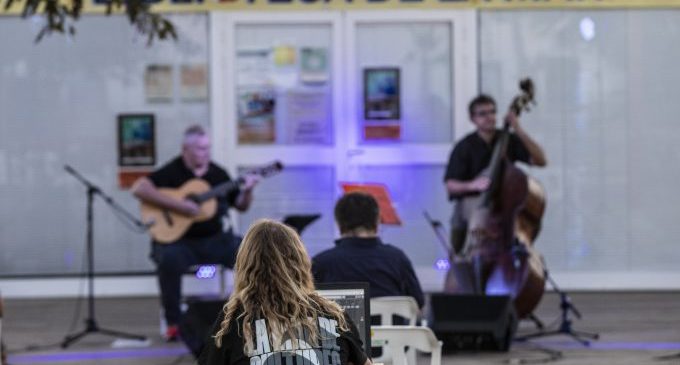 El trio Udiva tanca la primera edició de La Mar de Cultures amb actuacions a Torreblanca, Almassora i Almenara