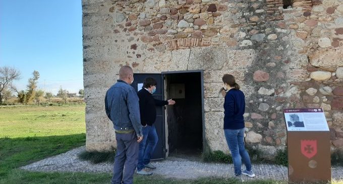 Borriana restaura la Torre del Mar de pintades i actes vandàlics