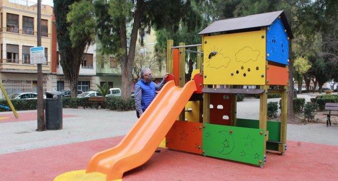 Borriana instal·la tres noves zones infantils de jocs en tres barris del municipi