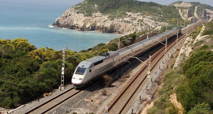 Puig exige acelerar las obras del Corredor Mediterráneo para mejorar la competitividad empresarial