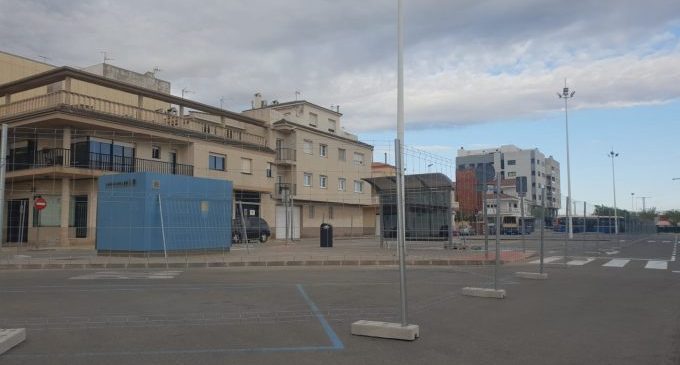 S'inicien les obres d'adequació de la parada de bus del parc de les Catalinetes a Vinaròs