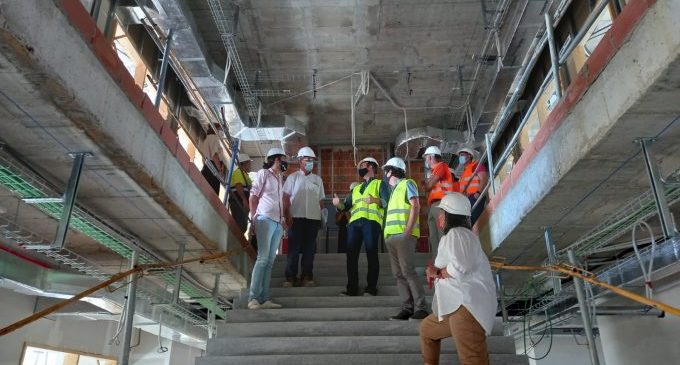 El director general de Infraestructuras Educativas visita las obras del colegio Jaume I y el IES José VIlaplana de Vinarós