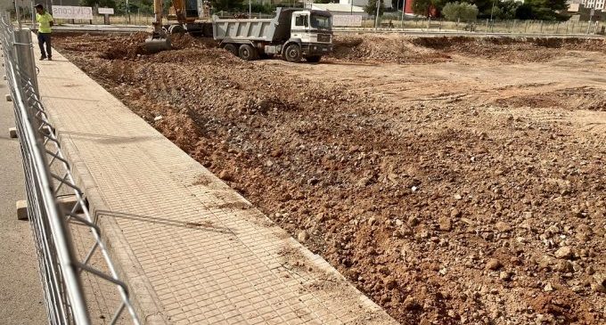 La constructora inicia l’excavació dels fonaments del col·legi Santa Quitèria d’Almassora