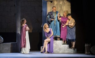 'Mercat d'amors' s'estrena a Peníscola amb l'aclamació del públic del Festival de Teatre Clàssic