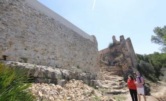 La muralla del Albacar del castillo de Xivert luce como nueva con una inversión de 40 mil euros