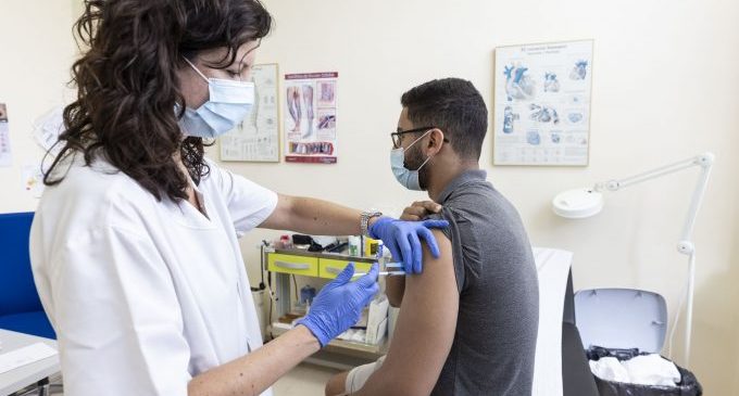 L'UJI se suma com a punt de vacunació per a millorar la cobertura vacunal de la comunitat universitària