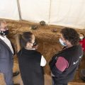 José Martí visita les exhumacions d'afusellats en el cementeri de Castelló finançades per la Diputació