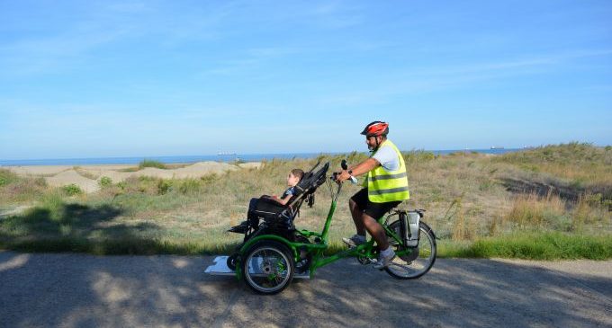 Les bicis adaptades de Castelló, nou recurs de la guia de turisme accessible de Cocemfe CV