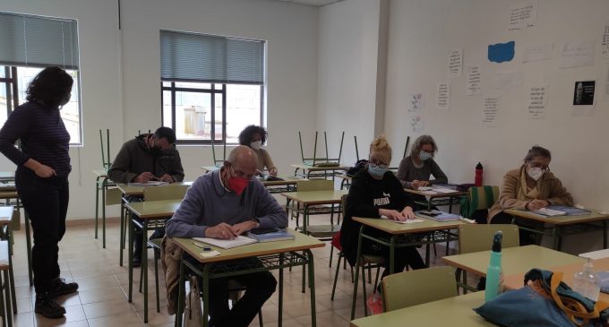 La Escuela para Adultos de Benicàssim cuenta con más de 615 alumnos para el curso 21/22