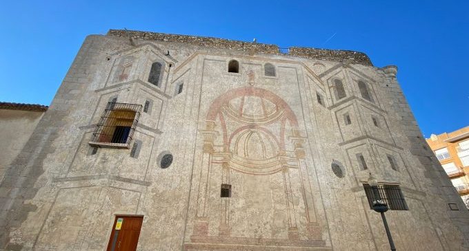 La Diputación cofinancia la recuperación de las pinturas artísticas de la fachada norte de la iglesia de Vinaròs