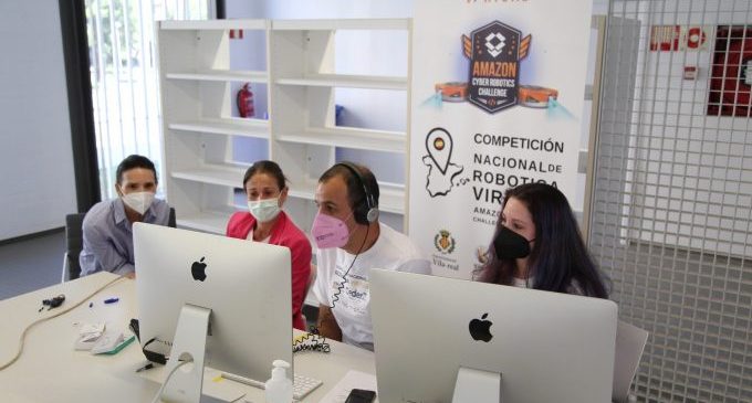 Vila-real aferma la seua aposta per la innovació educativa amb el segon concurs nacional de robòtica virtual Amazon Challenge