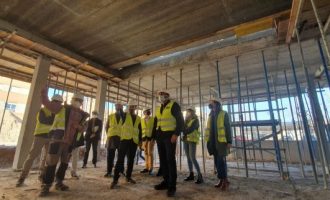 Marzà: "Els 19 milions d'euros que estem invertint per a construir de nou quatre escoles de Castelló estan generant 480 llocs de treball en la construcció"
