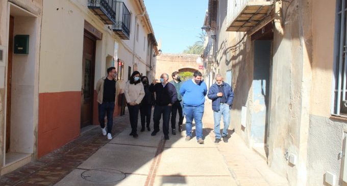 Mascarell rep la visita de Such i Redondo per conéixer les obres de pavimentació