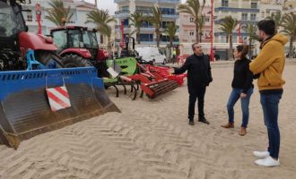 Vinaròs manté les seues platges amb maquinària més sostenible
