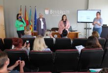 Benicàssim facilita la integración de familias ucranianas acogidas en el municipio con cursos de español