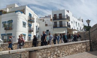 Peñíscola recupera su turismo de primavera de la mano de grupos y séniors