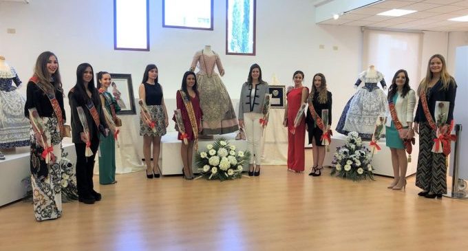 El Espai Mercat d'Almassora acull l'exposició d'indumentària de reina i dames 2022