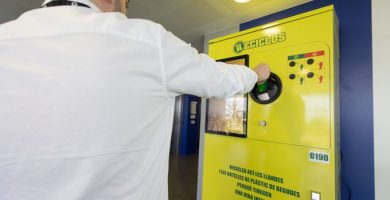 Las máquinas de RECICLOS para obtener recompensas al reciclar aterrizan en el campus de la UJI