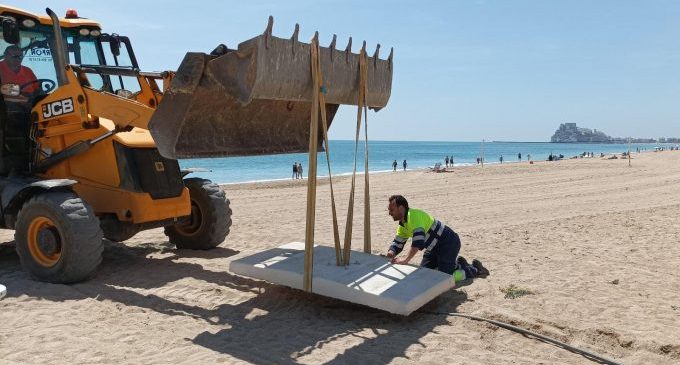 Peñíscola ultima la adecuación de sus playas para la temporada de baño