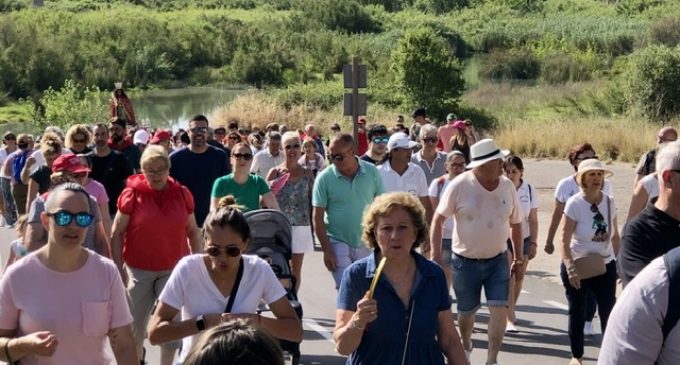 Milers de romers a Almassora acompanyen Santa Quitèria en la ‘tornà’ a l’ermita
