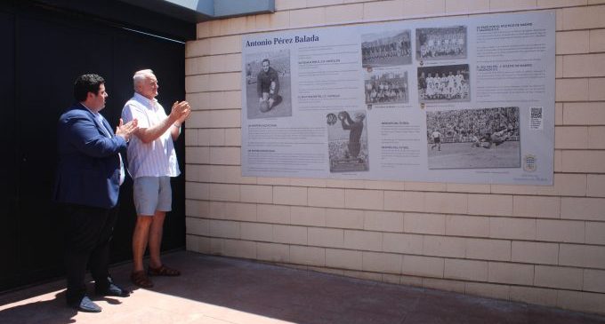 Nules recuerda la figura de Antonio Pérez Balada con la colocación de una placa en el campo de fútbol que lleva su nombre