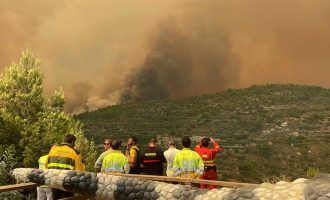 10.000 hectàrees calcinades en l'incendi de Begís, que s'acosta perillosament a la Serra d'Espadà