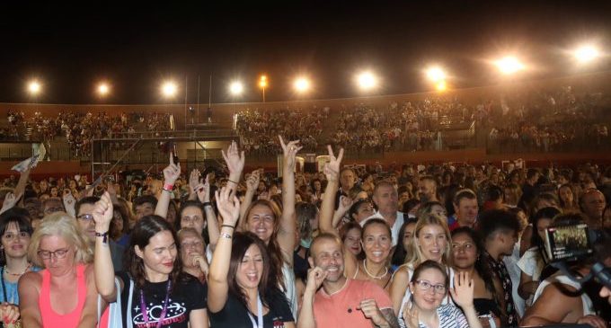Luis Fonsi triunfa en Onda con un espectacular concierto de su tour 'Noche Perfecta'