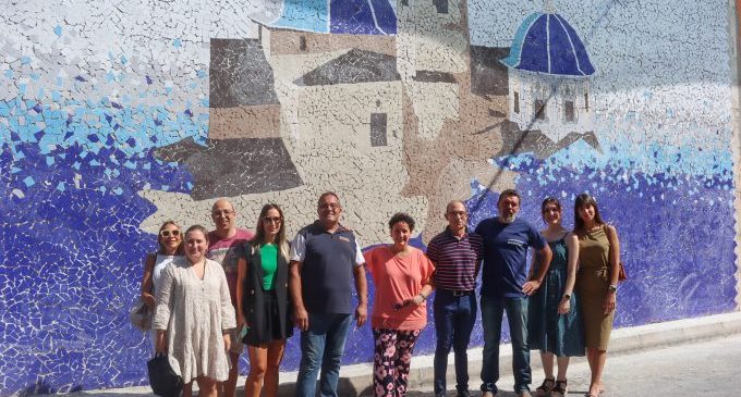 Las obras de embellecimiento del túnel de entrada a Onda con el gran mural cerámico avanzan a buen ritmo