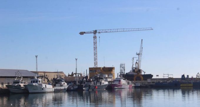 Borriana valora la reparació urgent del dic de contenció d'arenes del port