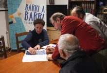 Ballester escolta els suggeriments dels veïns del Camí Fons en una nova edició de 'Onda Barri a Barri'