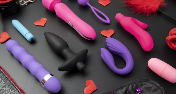 L'Ajuntament de Castelló anima a reciclar joguets eròtics "si ja no et fan vibrar"