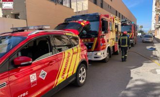 Movilizan a los bomberos por el incendio de una autocaravana en Vila-real