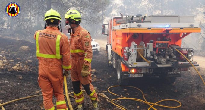 L'avanç de l'incendi de Villanueva de Viver obliga a evacuar més pobles de Castelló