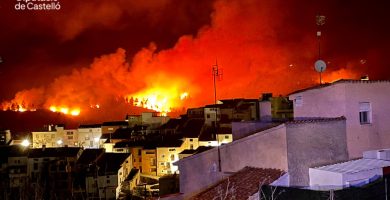 El incendio de Villanueva de Viver, en sus horas más críticas