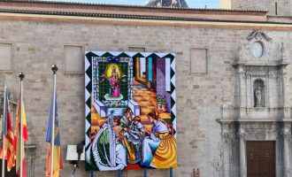 La plaça Major de Borriana ya luce el tapiz de Fallas 2023