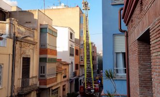Un hombre muere y tres personas son atendidas en el incendio de una vivienda en Castelló