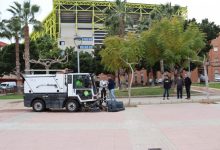 Vila-real incorpora una nueva máquina de fregado para reforzar la limpieza de calles y plazas