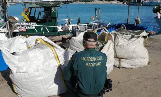 Incautan más de 4.000 metros de redes de pesca ilegales en Peñíscola y Benicarló