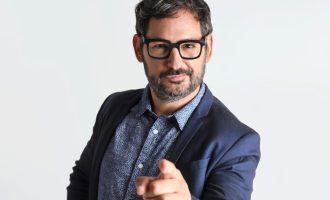 El presentador i humorista Eugeni Alemany rebrà el premi Carxofa d’Or de Benicarló 2024
