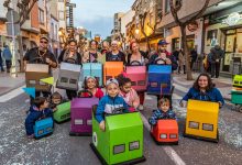 Benicàssim omplirà el carrer Sant Tomàs de música, color i diversió en la desfilada de Carnestoltes del pròxim dissabte